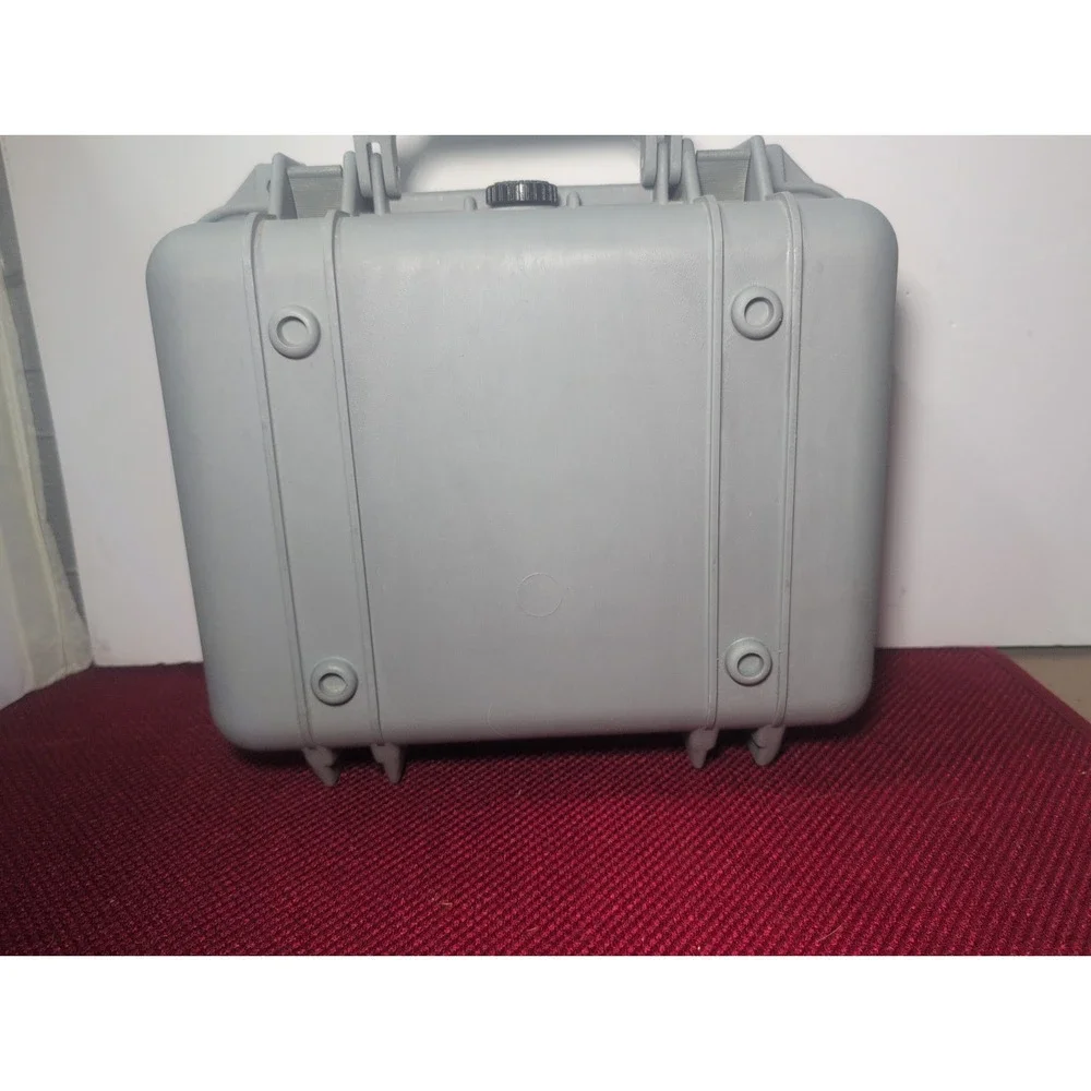 Pelican 1400 14in Hard Shell Case with Foam Watertight Lockable Camera Gun Case